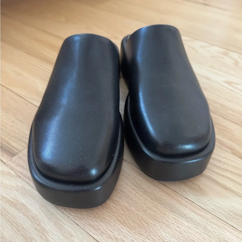 Loeffler Randall Haven Black Leather Mule - Picture 3 of 4